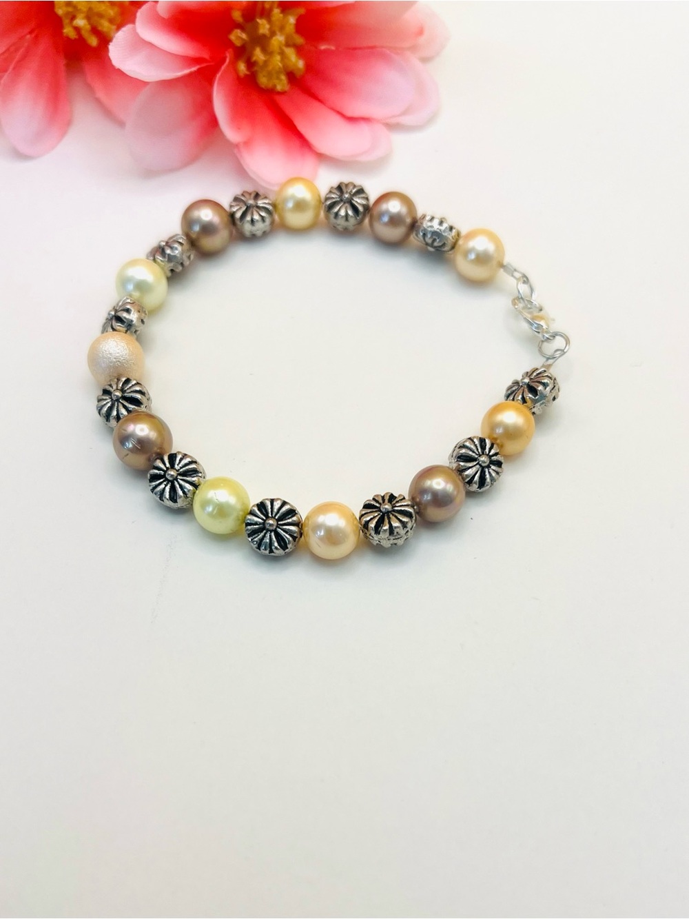 Pearl & Silver Flower Bead Bracelet in Champagne and Cream